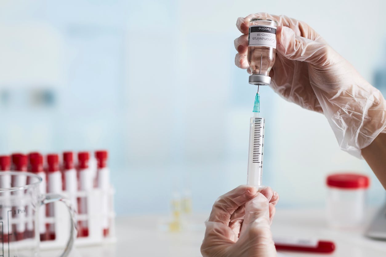 Vaccin Covid-19 : campagne de vaccination automne 2024, pour qui ? quels vaccins ?