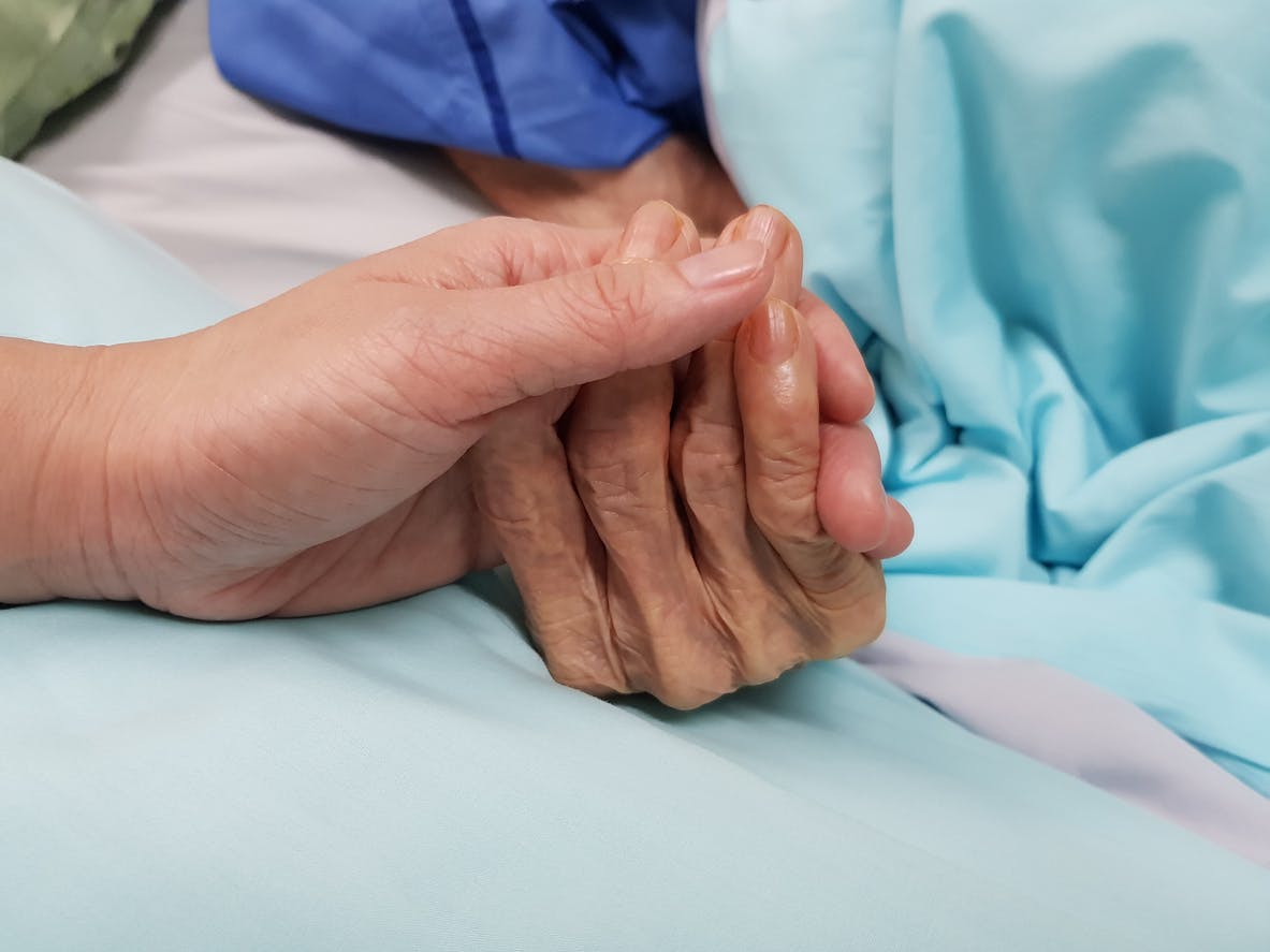 Euthanasie : le difficile débat sur l'aide active à mourir