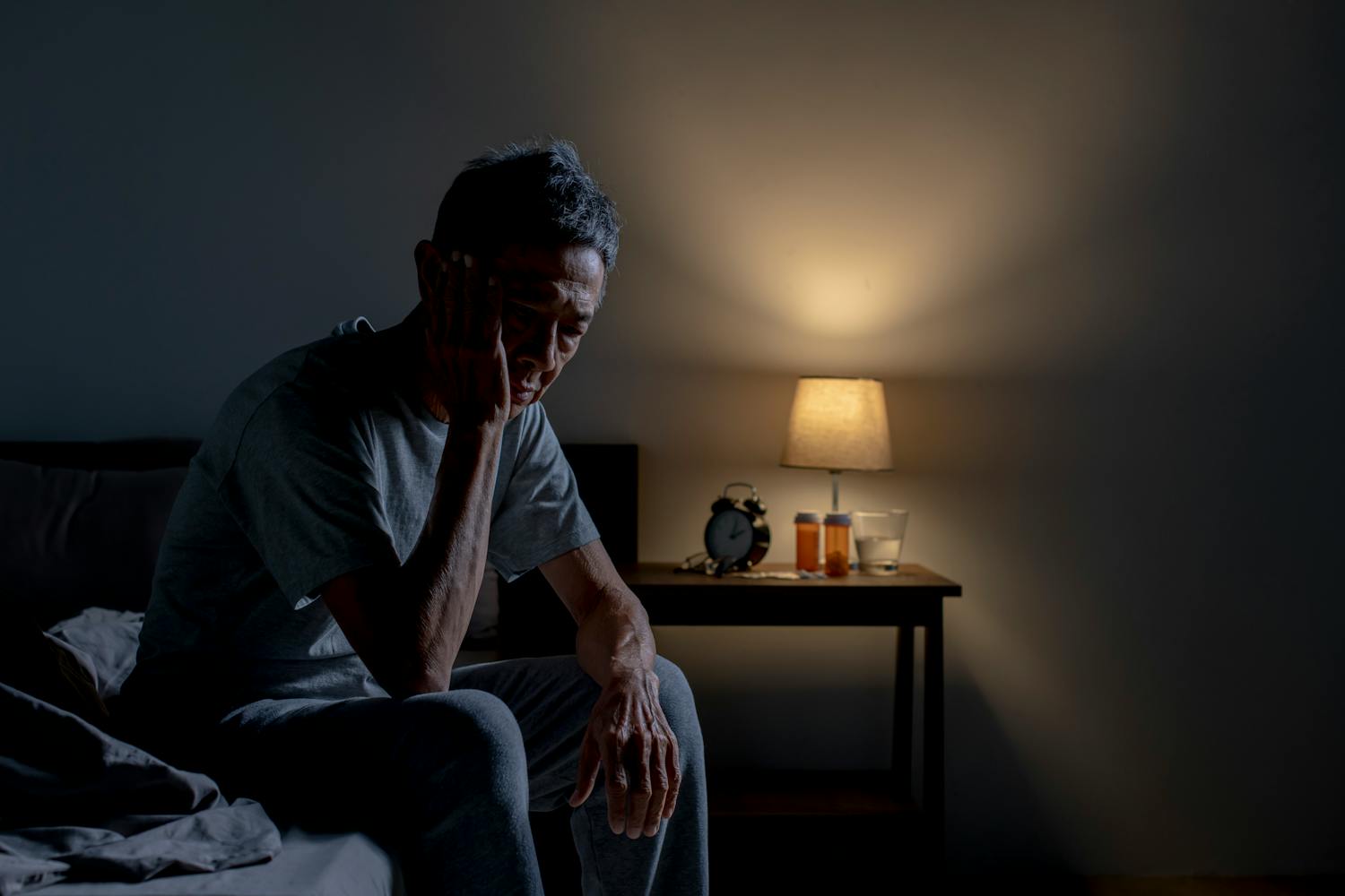 Pourquoi se réveille-t-on à 4 heures du matin après 60 ans ?