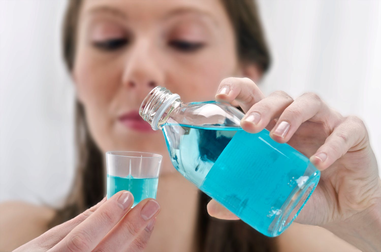Peut-on utiliser un bain de bouche tous les jours ?